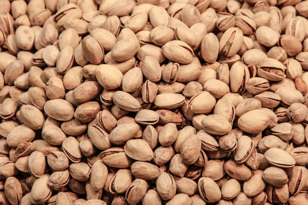 Explore the amazing world of pistachios, packed with nutrients, antioxidants, and fiber. Uncover their numerous health benefits and delicious versatility.